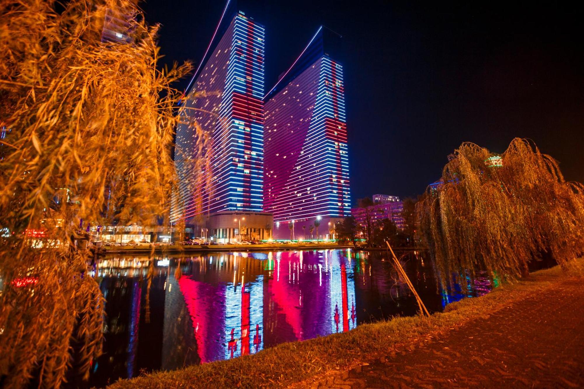 Panorama Orbi Beach Resort Center Suite Batumi Bagian luar foto