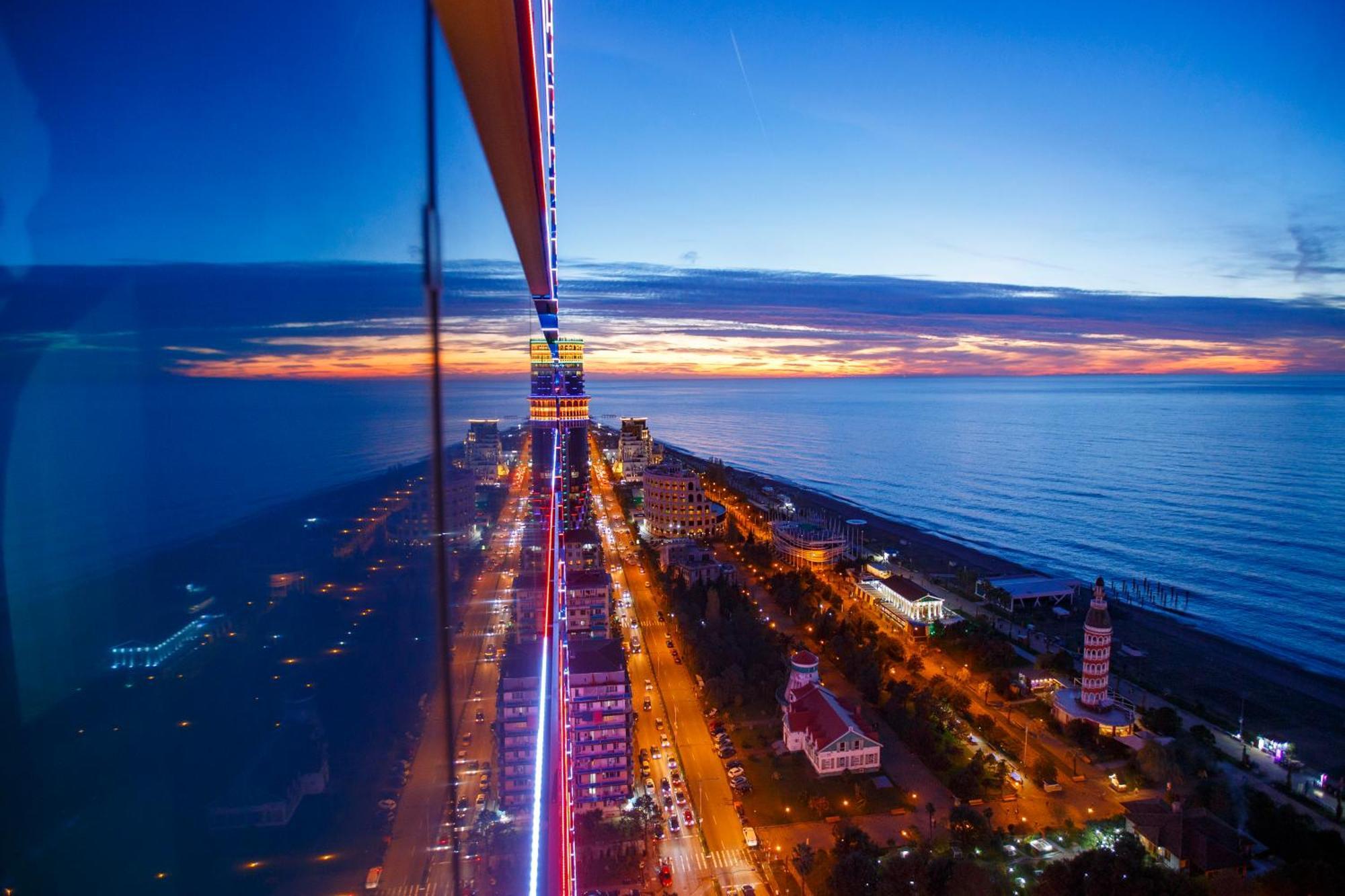 Panorama Orbi Beach Resort Center Suite Batumi Bagian luar foto