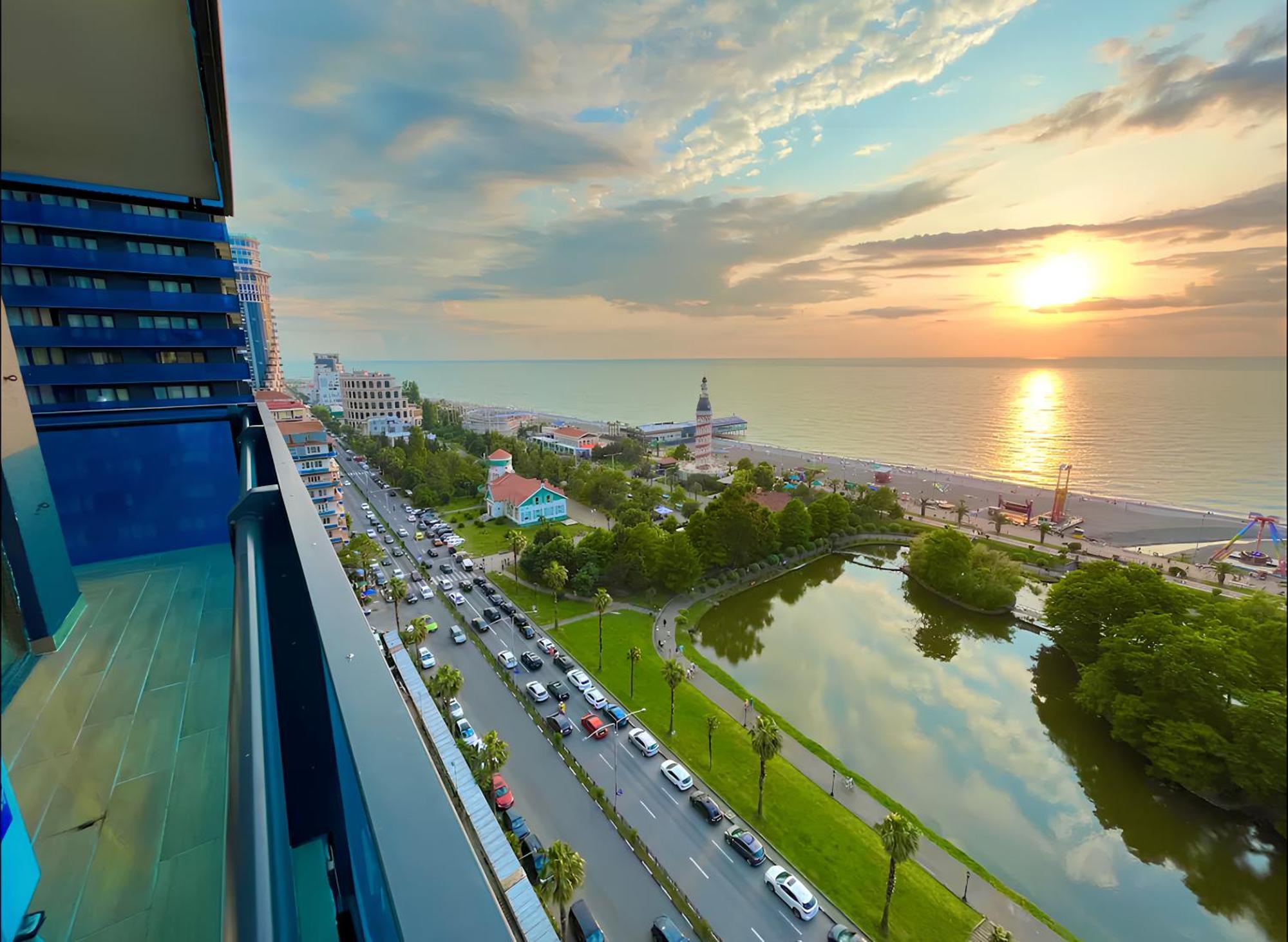 Panorama Orbi Beach Resort Center Suite Batumi Bagian luar foto